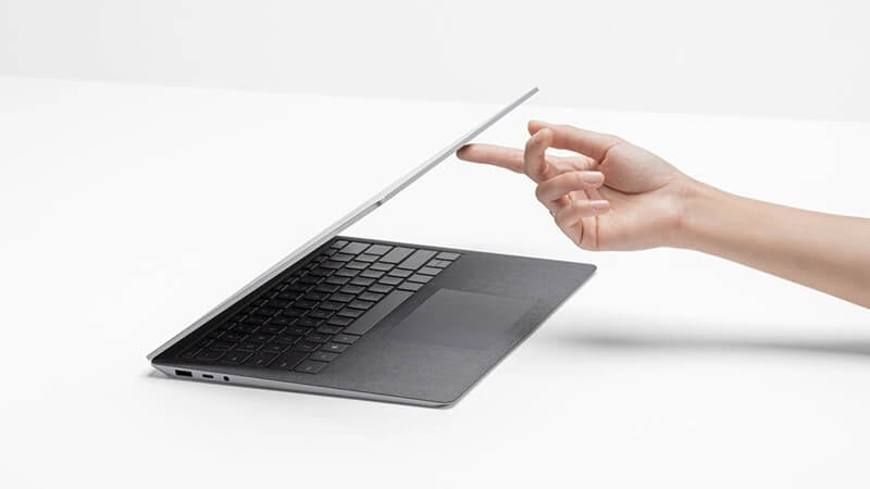 Microsoft Surface Laptop 4 13,5'' touch/Ryzen 5 4680U/16GB/256GB SSD/W10P/2Y/Platinium - otwieranie