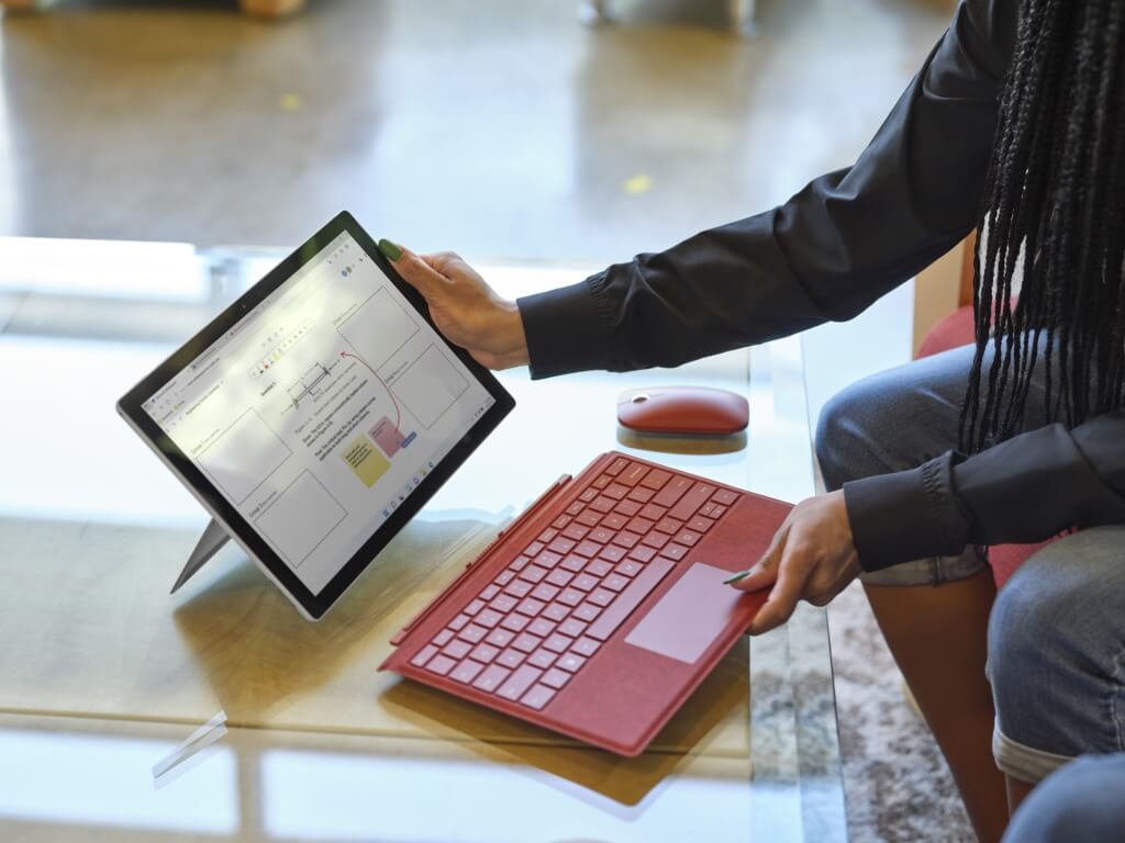 Surface Pro Signature Type Cover - interfejs magnetyczny