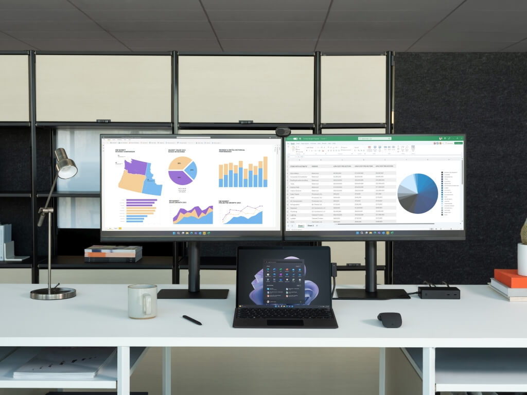 Surface Pro 9 podłączony do monitorów